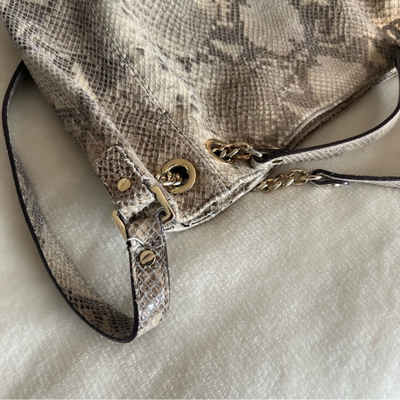 VINTAGE MICHAEL KORS Beige/Brown Python Embossed Leather Jet Set Gold Chain Tote - Picture 10 of 12